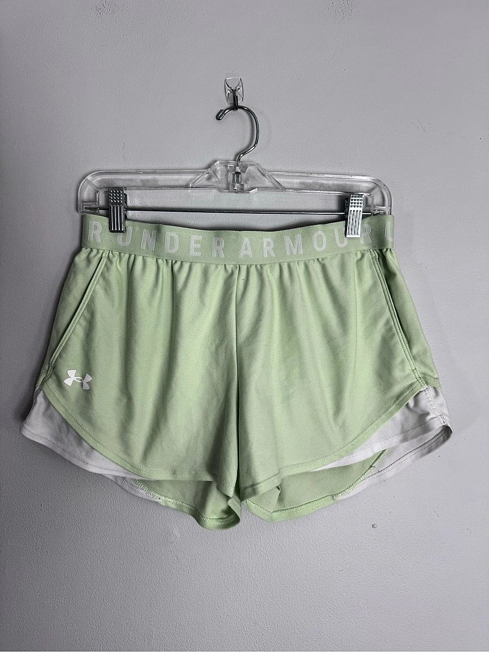 Under Armour UA Tech Play Up Shorts Women's Athletic Shorts Green & White M